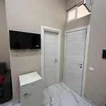Valentino Caracciolo 105 Apartment *