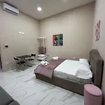 Valentino Caracciolo 105 Apartment