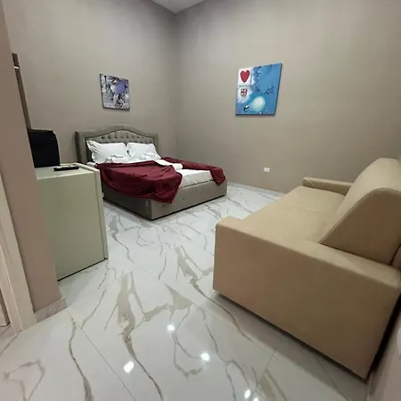 Διαμέρισμα Valentino Caracciolo 105 *