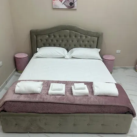 Valentino Caracciolo 105 Διαμέρισμα