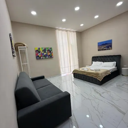 Valentino Caracciolo 105 Νάπολη