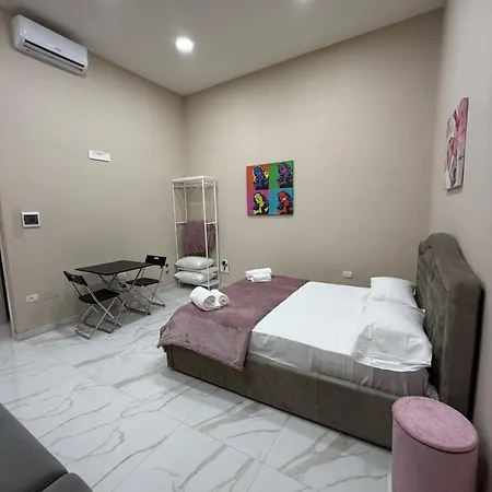 Valentino Caracciolo 105 Διαμέρισμα