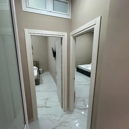 Valentino Caracciolo 105 Lägenhet