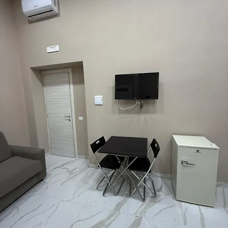 Valentino Caracciolo 105 Lägenhet *