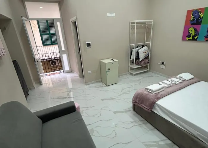 Apartment Valentino Caracciolo 105 Neapel